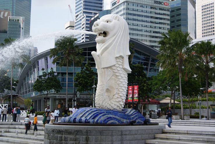 Take a selfie with Merlion