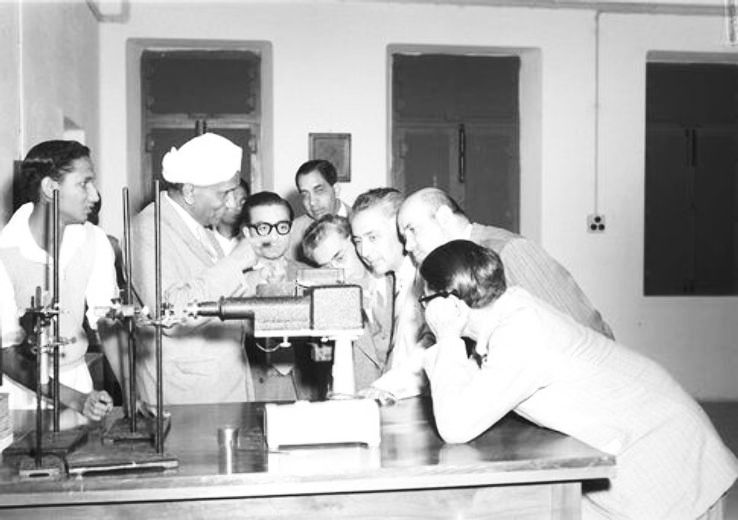 Sir CV Raman Explaining Raman Effect 