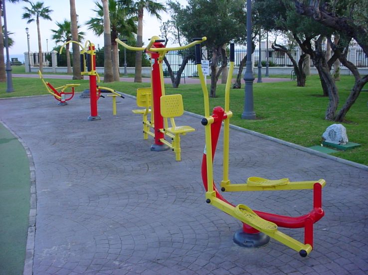 Sweat it out at open-air gyms in Nehru park