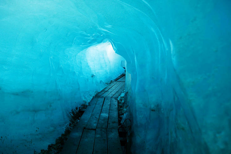 2. Rhone glacier cave, Valais