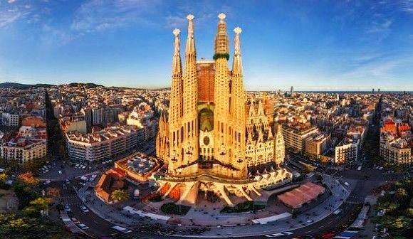 Sagrada Familia: Barcelona