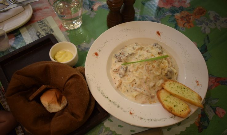 Best cafes in Ahmadabad - 5 Most popular restaurants in Ahmadabad