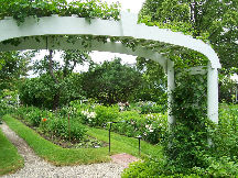 Moffatt-Ladd House & Garden 