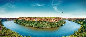 Kishore Sagar and Jagmandir Palace