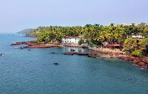 Dona Paula Beach