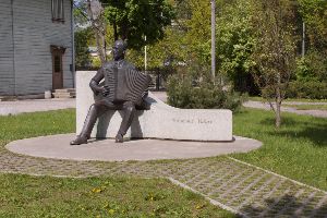 Statue of Raimond Valgre