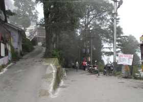 Garam Sadak 