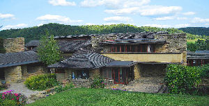 Taliesin East: Frank Lloyd Wrights Perfect Country Home