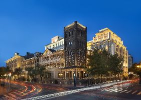 Coffee Hour at Astor Hotel 
