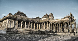 Aayiram kal mandapam