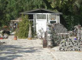 Grandma Prisbreys Bottle Village