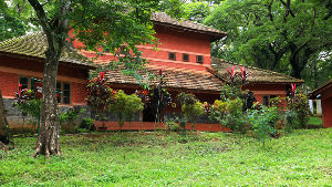 ELEPHANT TRAINING CENTER - KONNI
