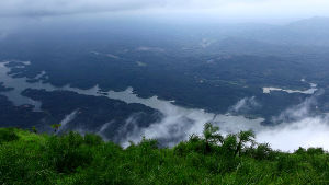 Elaveezhapoonchira