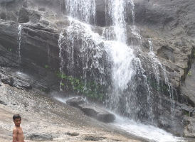 Kozhippara Falls 
