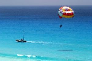 Gutsy Parasailing 