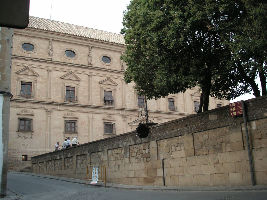 Vazquez de Molina Square