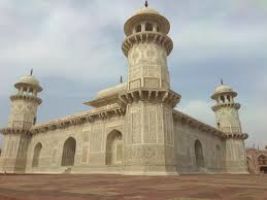 Tomb of I timad-ud-Daulah