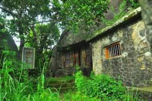 Kaviyoor Thrikkakkudi Cave Temple