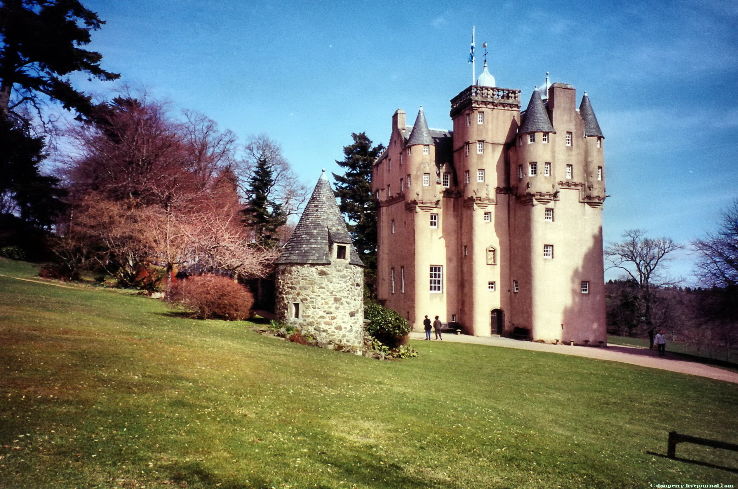 Craigievar Castle Trip Packages