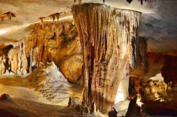 Fantastic Caverns Trip Packages