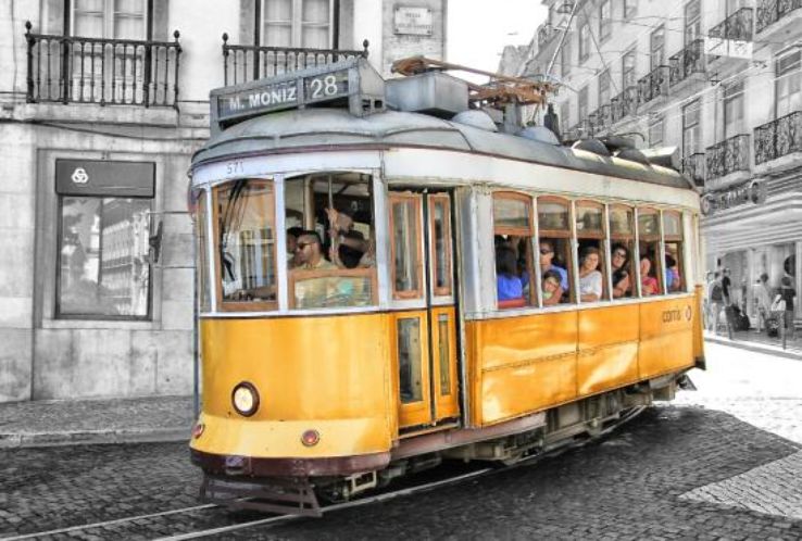 Pleasurable 8 Days 7 Nights Lisbon Friends Holiday Package