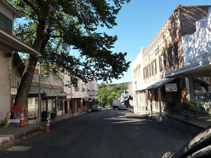 Black Bart Inn Bar Trip Packages