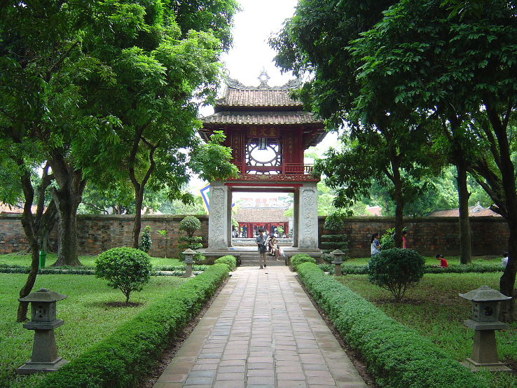 Visit the Temple of Literature  Trip Packages