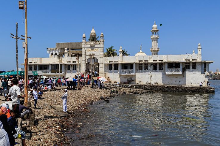 Heart-warming Haji Ali Religious Tour Package for 3 Days 2 Nights