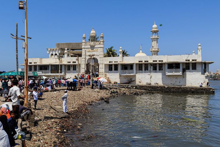 Beautiful Haji Ali Tour Package for 3 Days