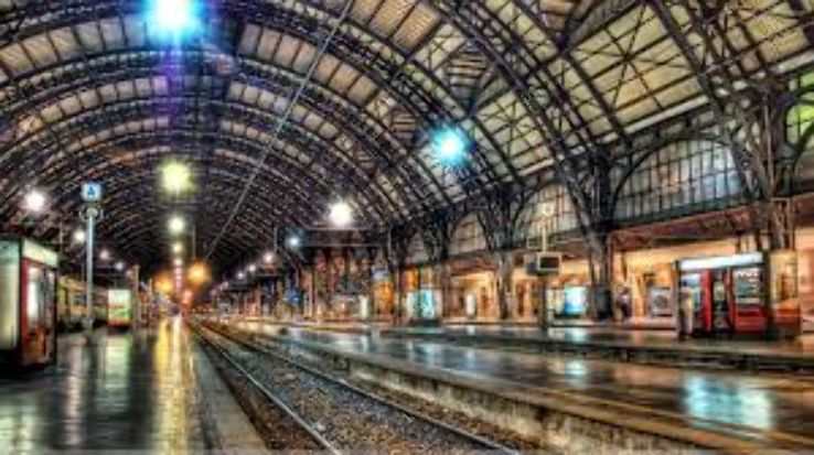 A Scene at Central Railway Station Trip Packages