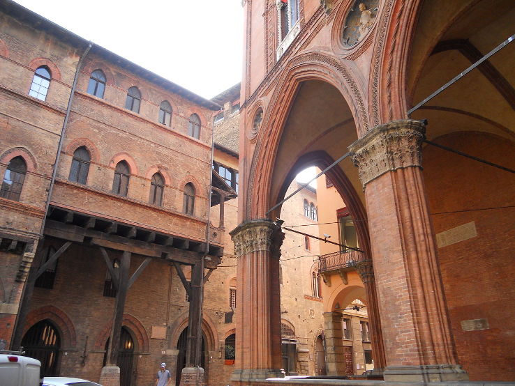 Porticoes Trip Packages