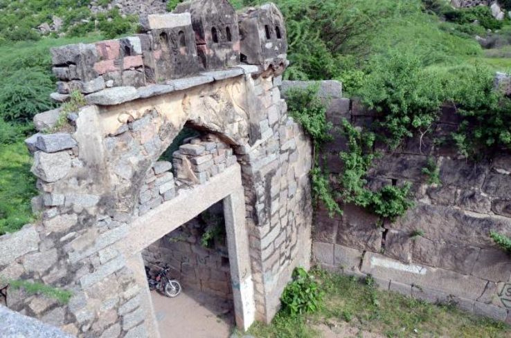 MOLANGUR FORT  Trip Packages