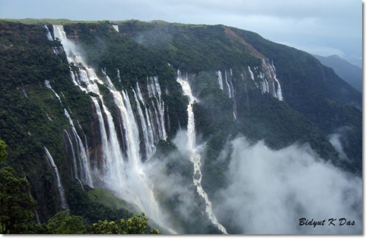 Pleasurable 2 Days 1 Night Cherrapunjee Trip Package