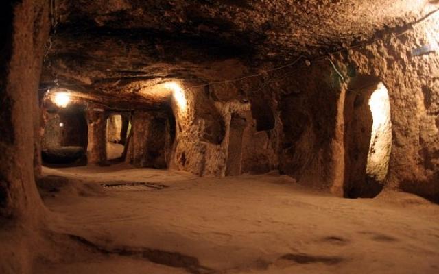 Kaymakli Underground World in Kapadokya,Turkey Trip Packages