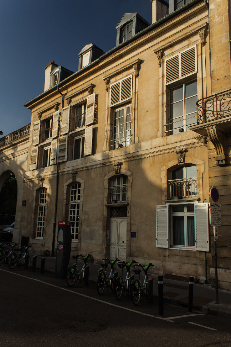 Place de la Carriere Trip Packages