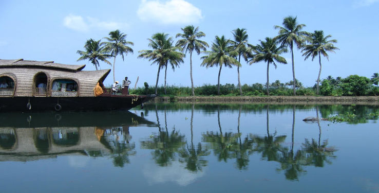 Vembanad Kayal Trip Packages