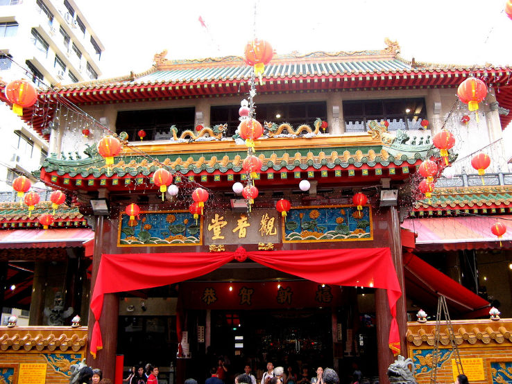 Kuan Yin Thong Hood Cho Temple Trip Packages
