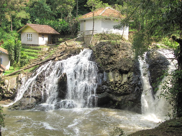 Maribaya Waterfall Trip Packages