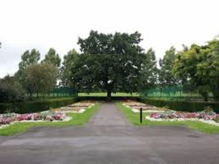 Edgwarebury Park Trip Packages