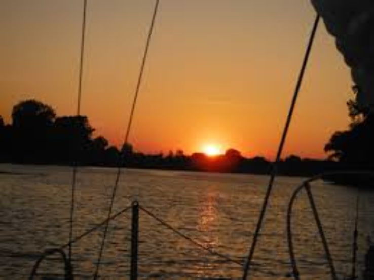 Lake St Clair Trip Packages