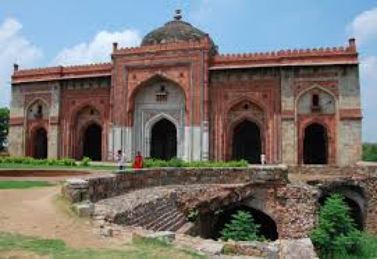 Purana Qila Trip Packages