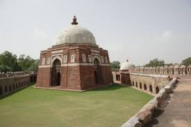 Tughlakabad Fort Trip Packages