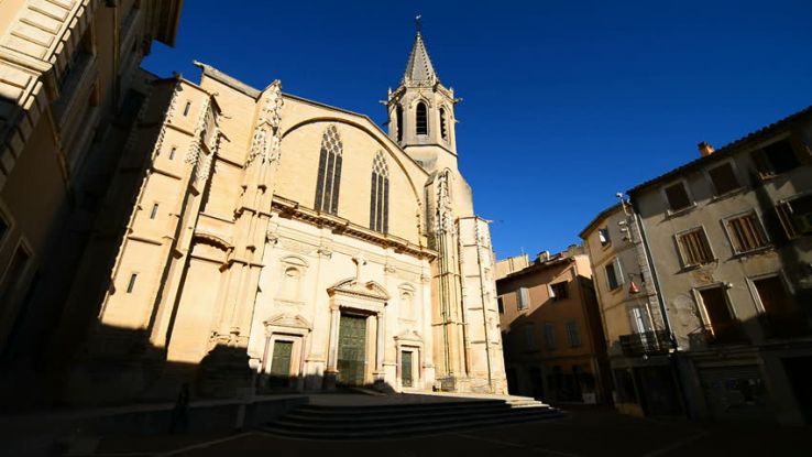 Carpentras Cathedral Trip Packages