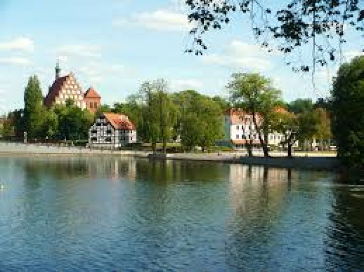 Wyspa Mlynska Trip Packages