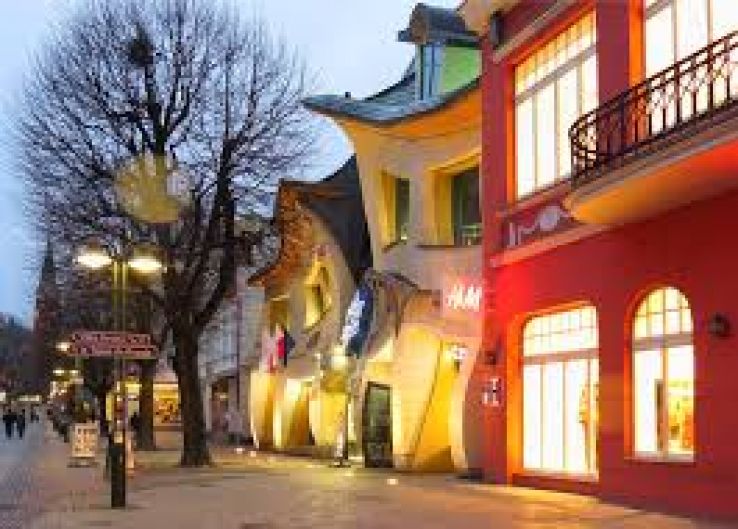 Krzywy Domek Trip Packages
