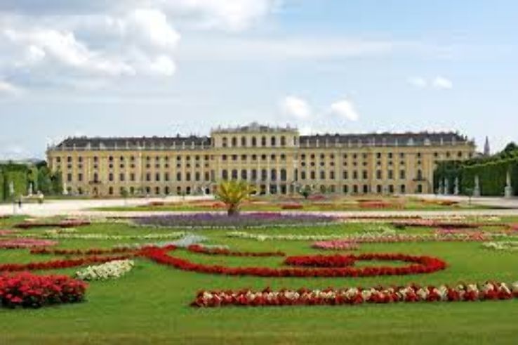 Schonbrunn Palace Trip Packages