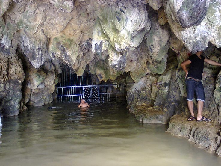 Gua Wareh cave Trip Packages