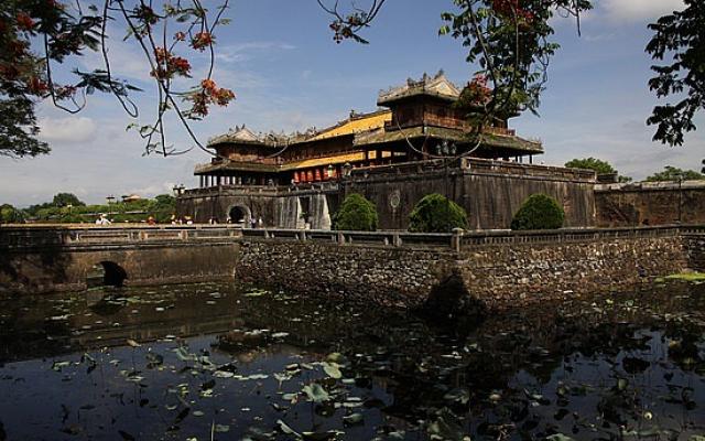 Walk around the Citadel in Hue Trip Packages