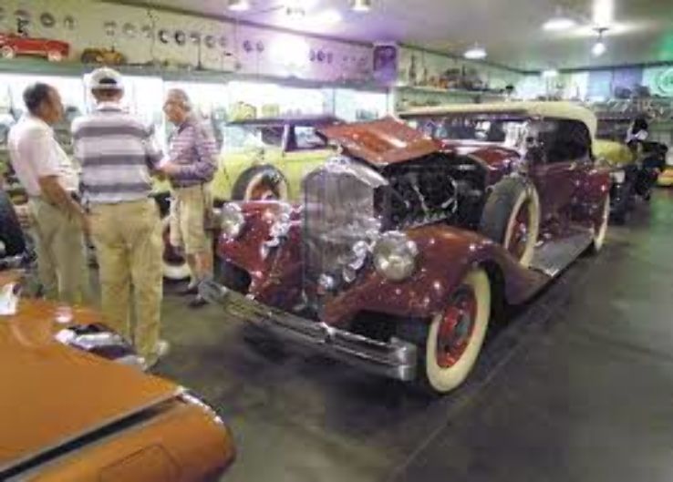 Visit the ?Classic Car Collection? Museum Trip Packages
