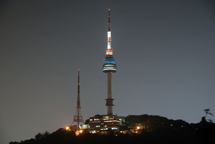 Experience 4 Days 3 Nights Seoul Friends Vacation Package